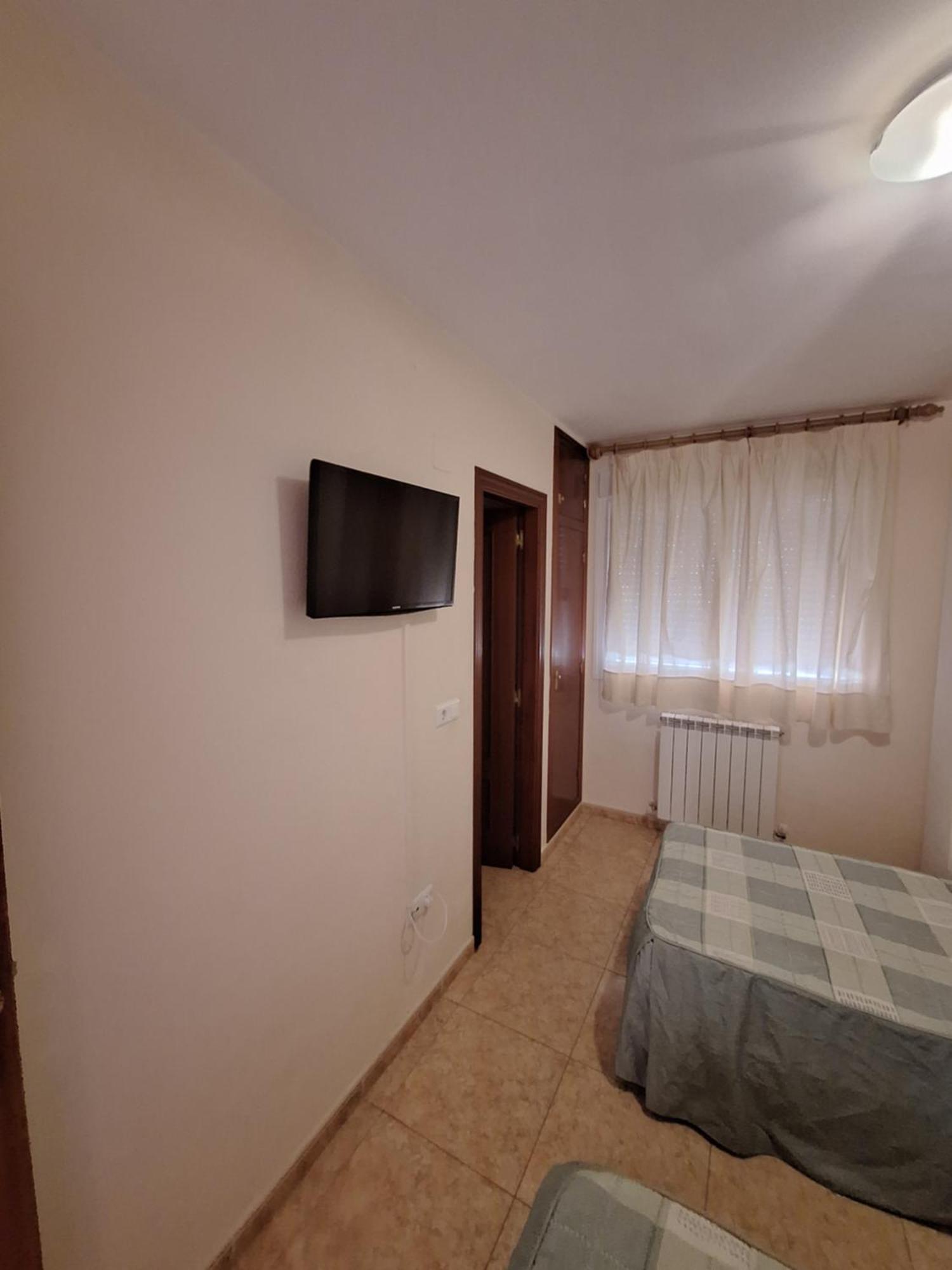 Tardienta Hostal Pension - La Rotonda酒店 外观 照片