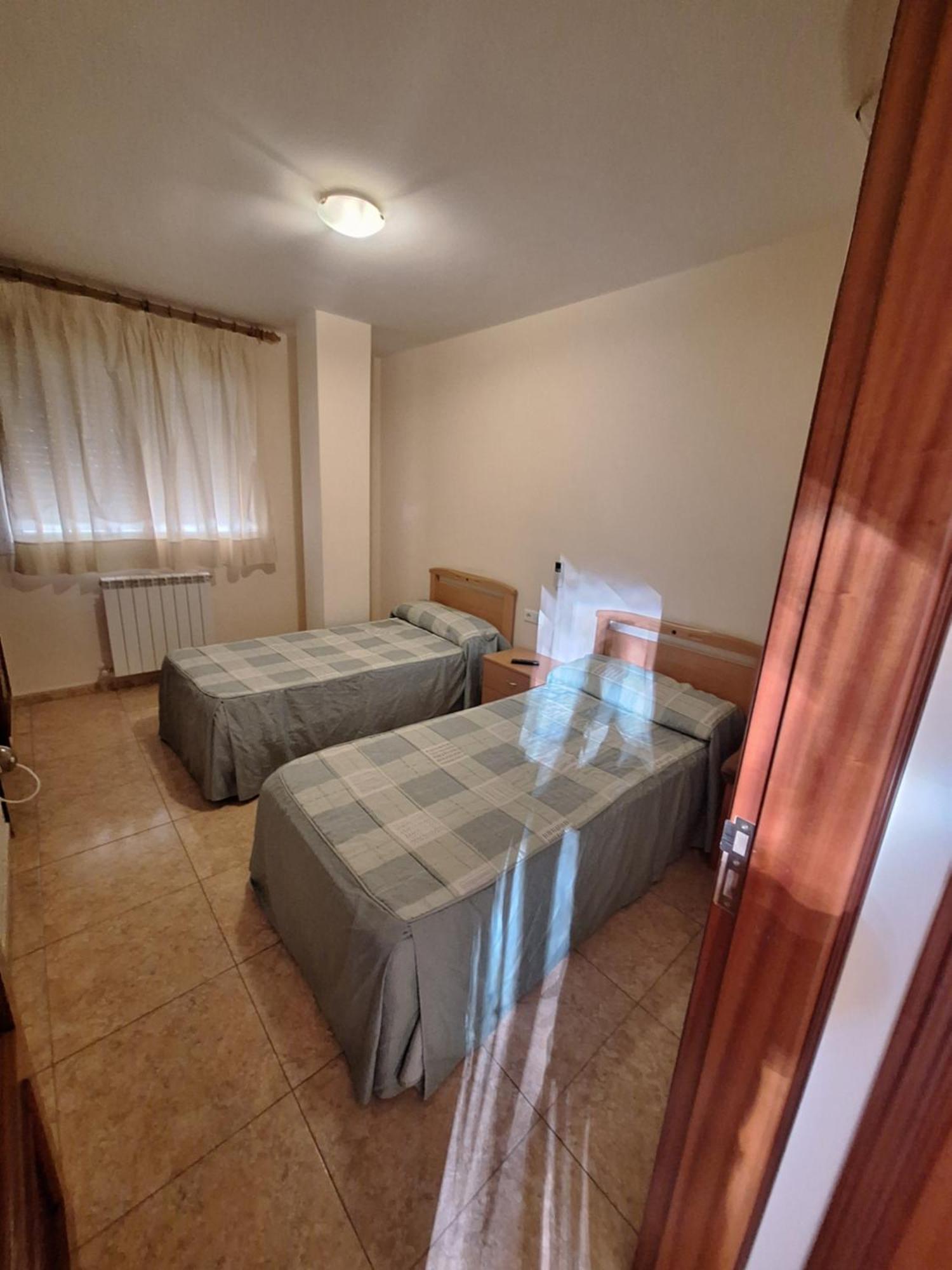 Tardienta Hostal Pension - La Rotonda酒店 外观 照片